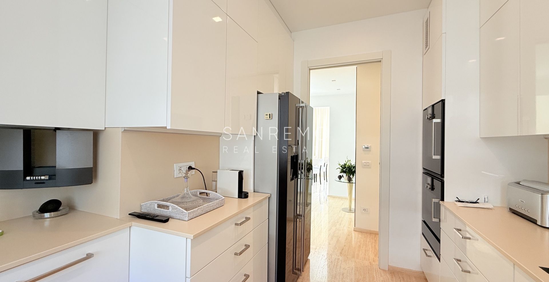 Prestigious penthouse with sea view