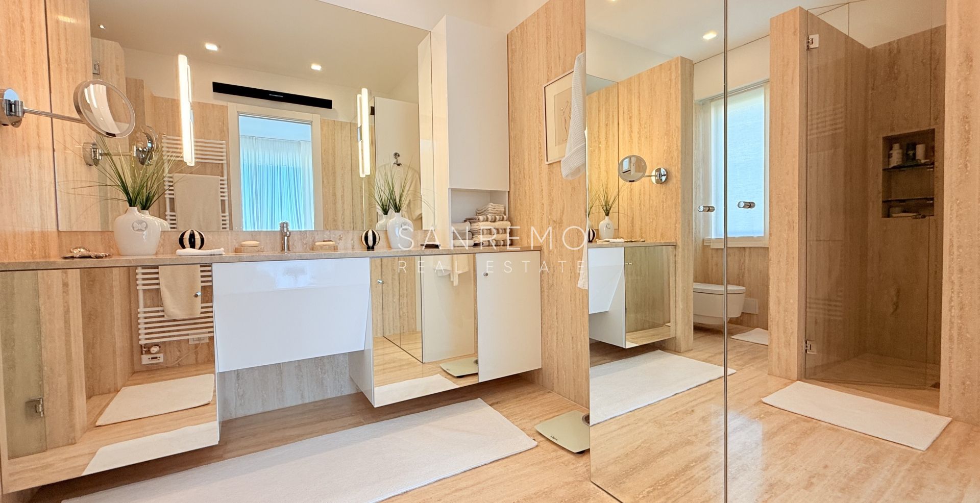 Prestigious penthouse with sea view