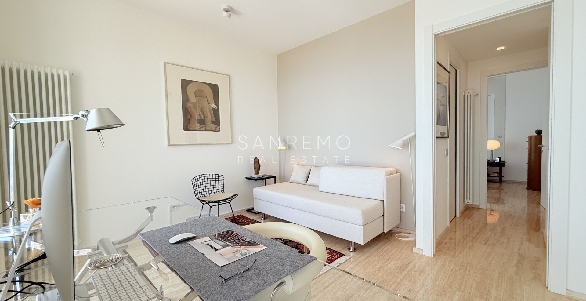 Prestigious penthouse with sea view