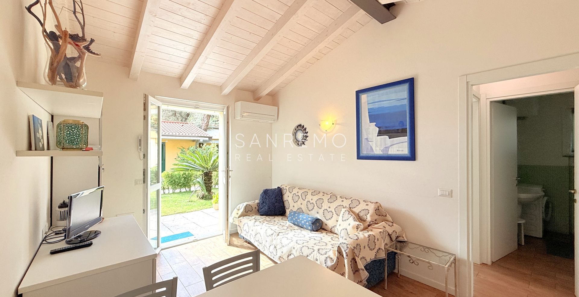 Litte villa in Bordighera on the sea 