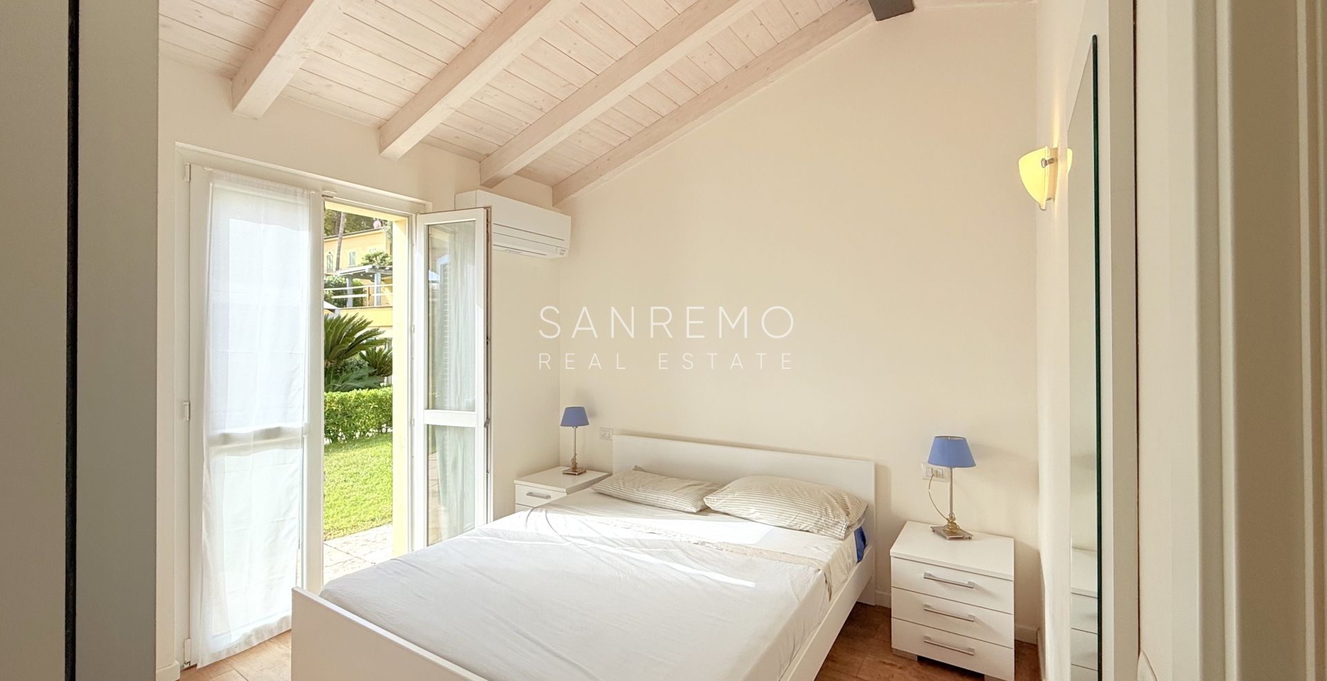 Litte villa in Bordighera on the sea 