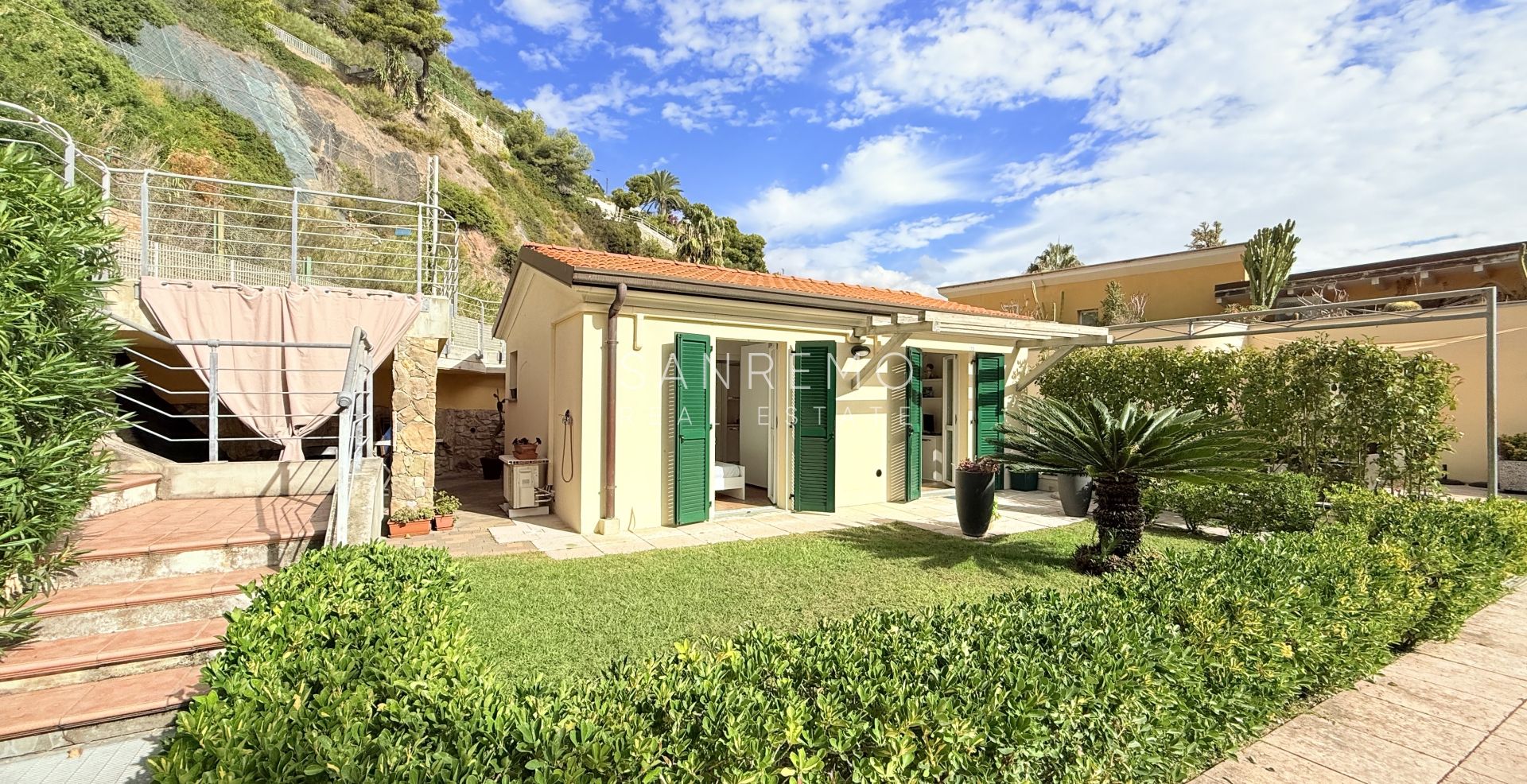 Litte villa in Bordighera on the sea 