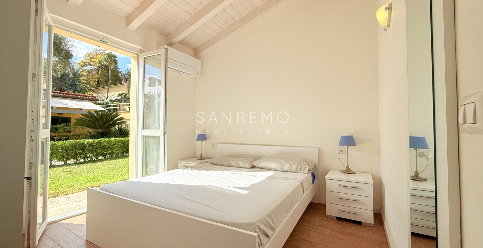 Litte villa in Bordighera on the sea 