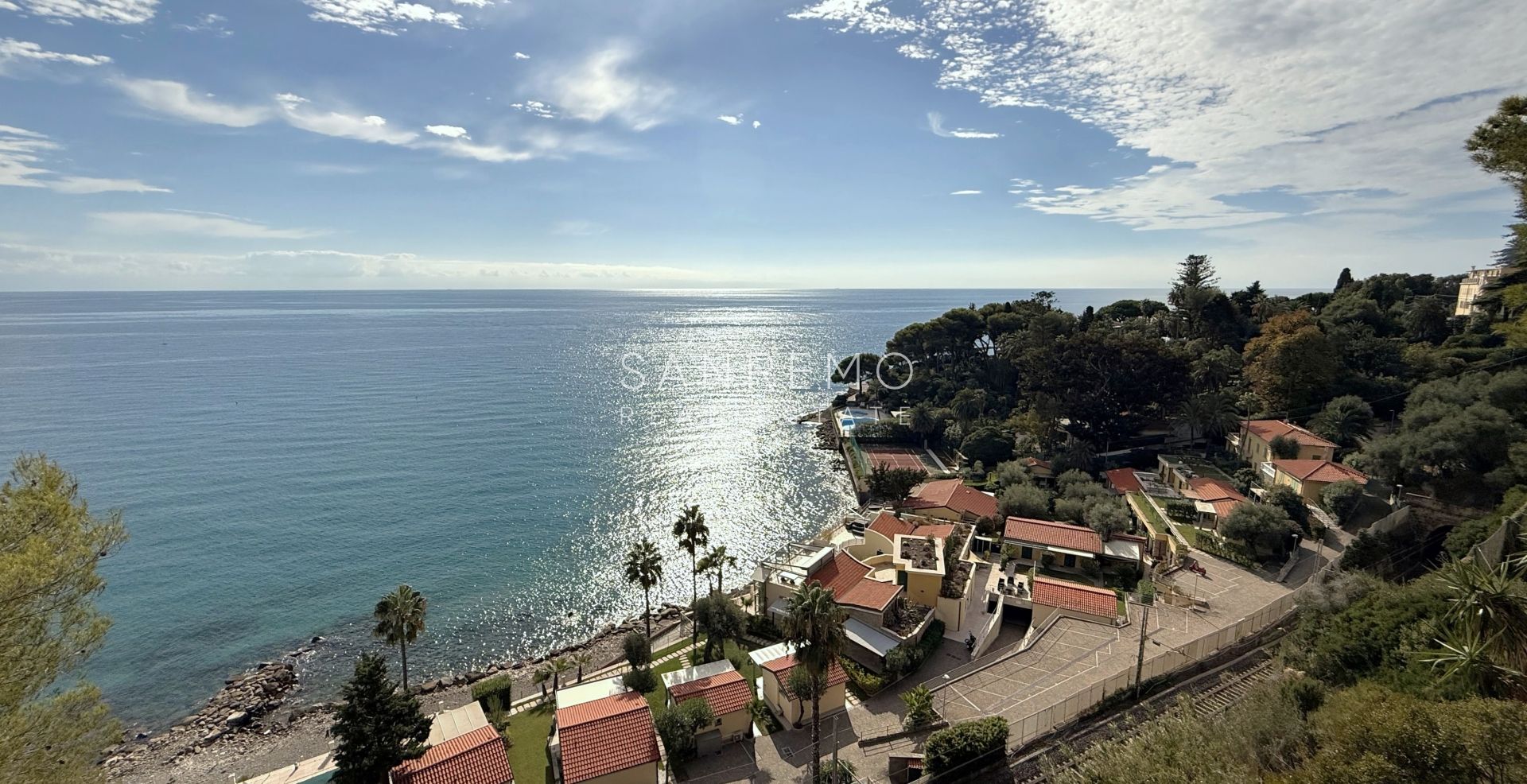 Litte villa in Bordighera on the sea 