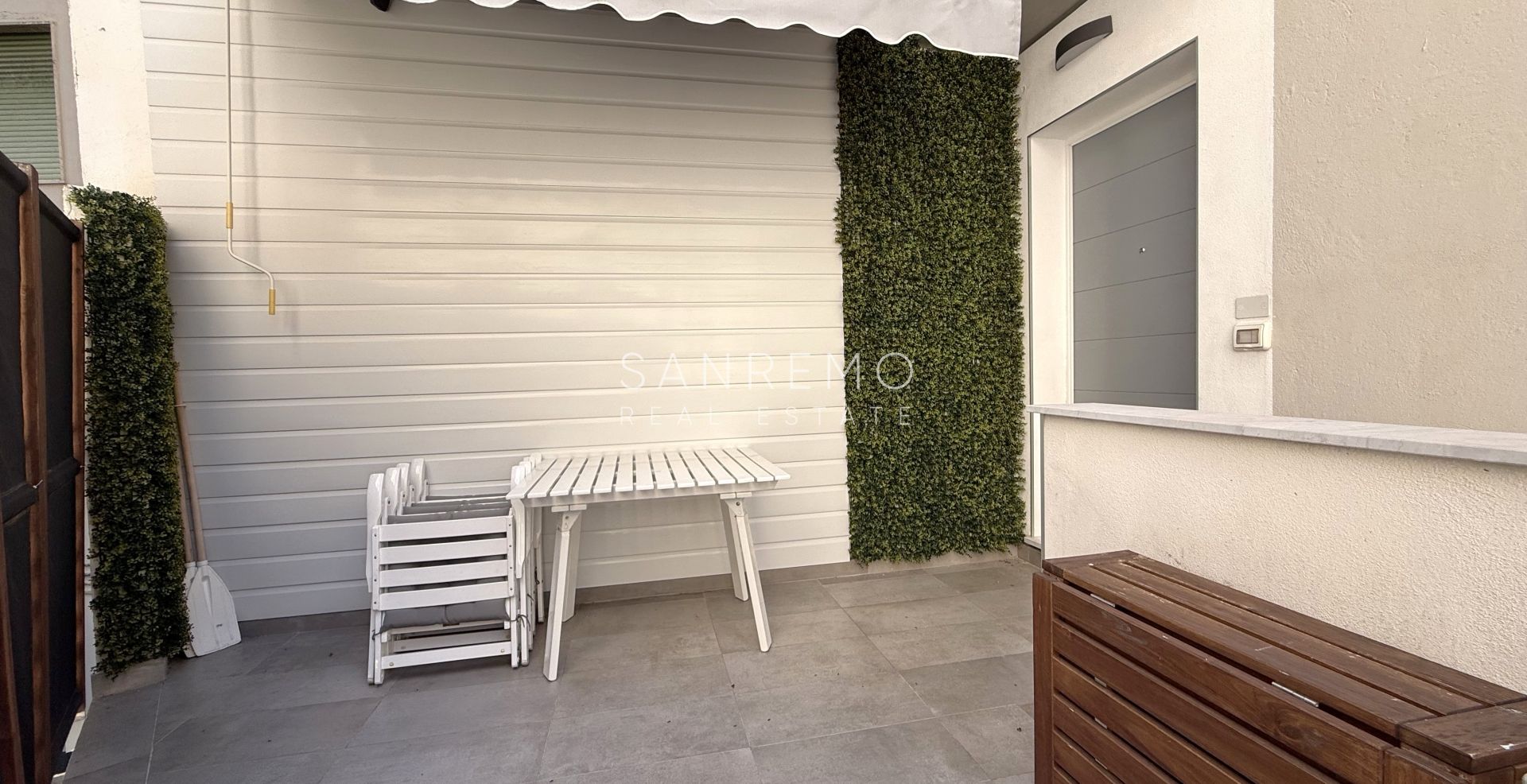 Apartment in perfect condition with a terrace on the prestigious Via Matteotti