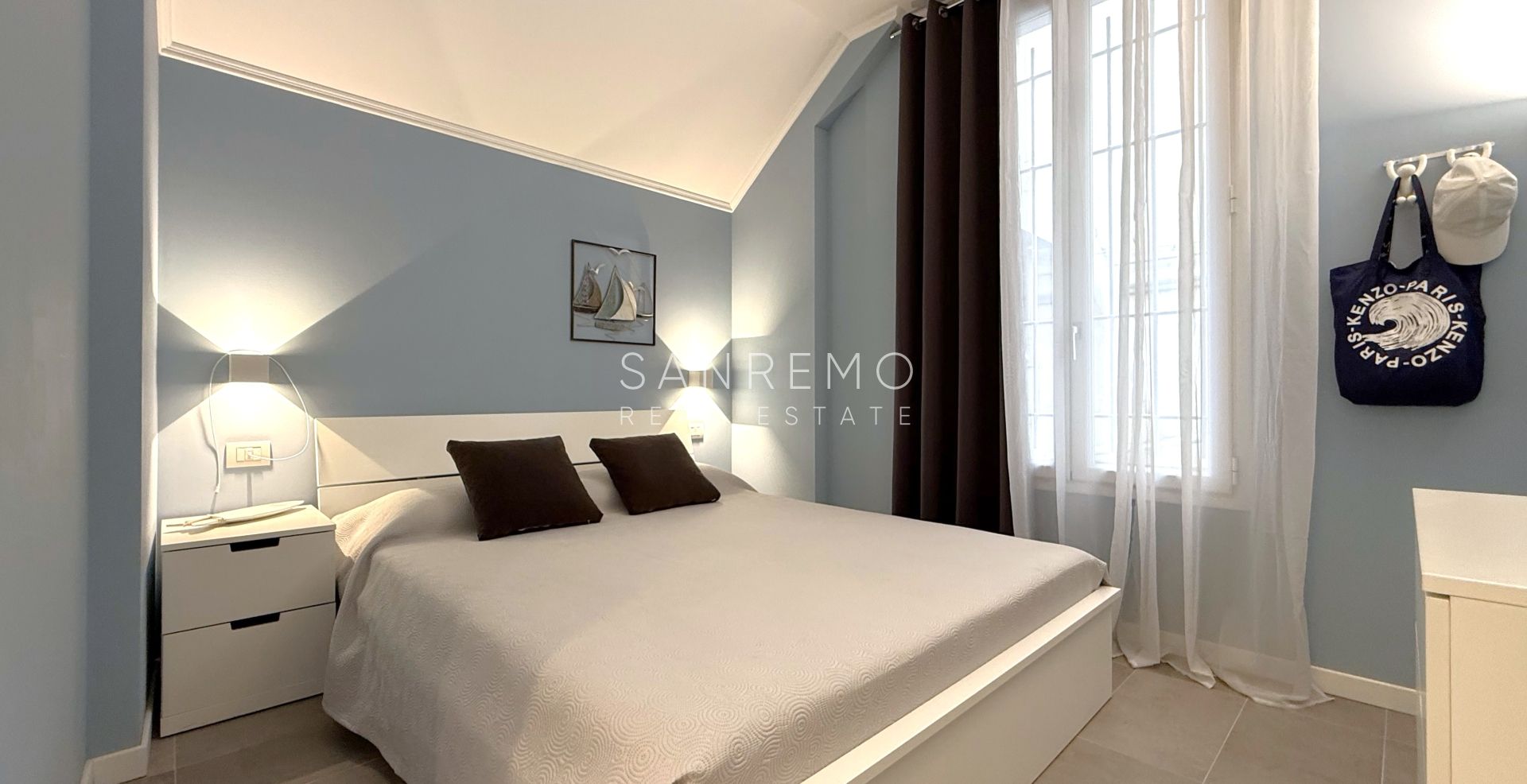 Apartment in perfect condition with a terrace on the prestigious Via Matteotti