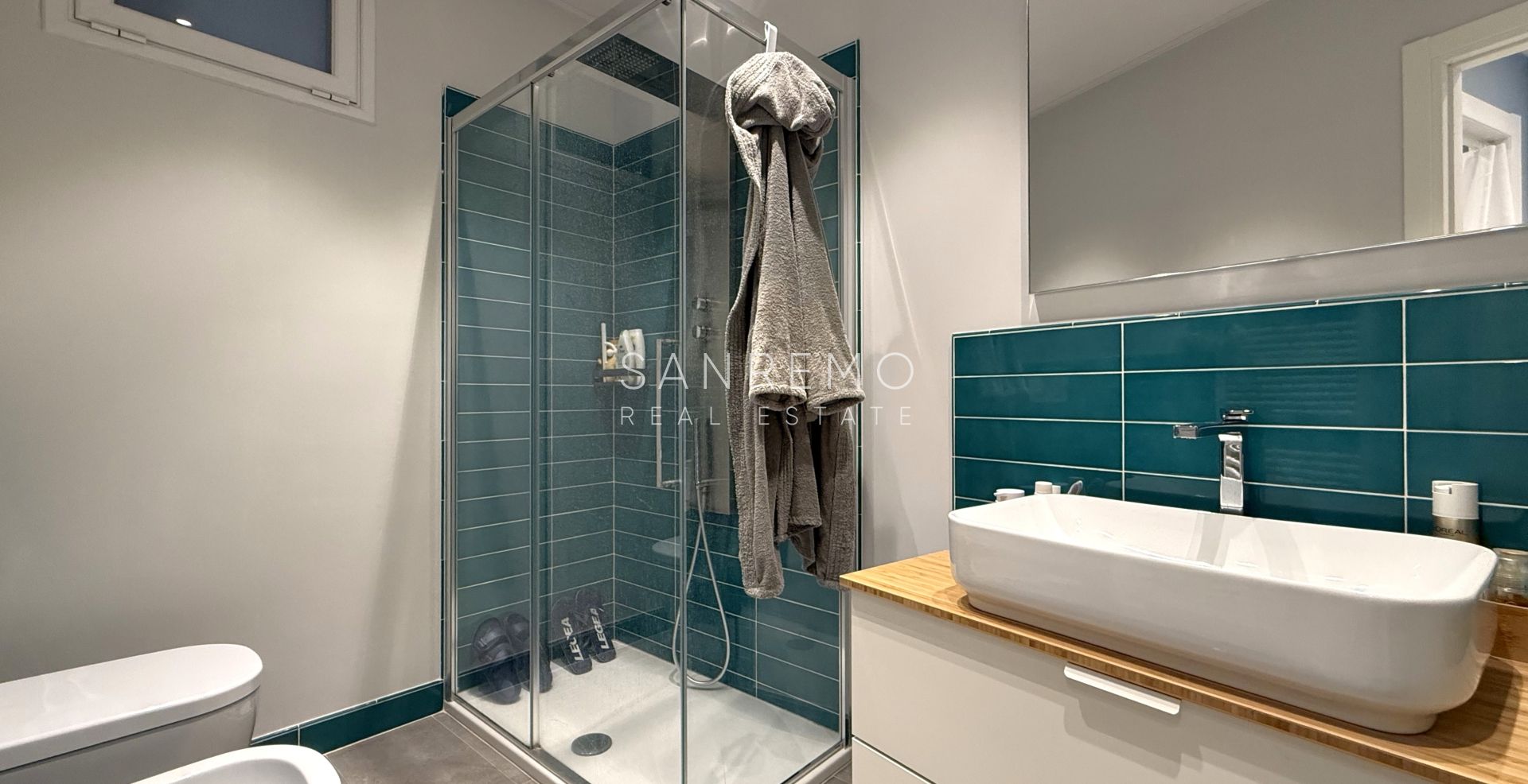 Apartment in perfect condition with a terrace on the prestigious Via Matteotti