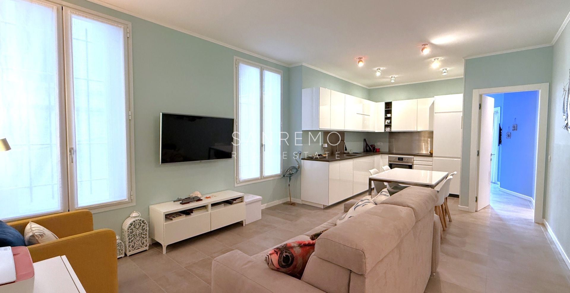 Apartment in perfect condition with a terrace on the prestigious Via Matteotti
