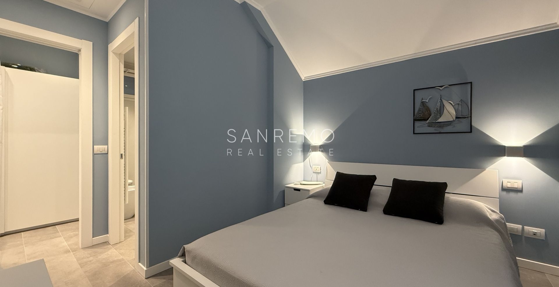 Apartment in perfect condition with a terrace on the prestigious Via Matteotti