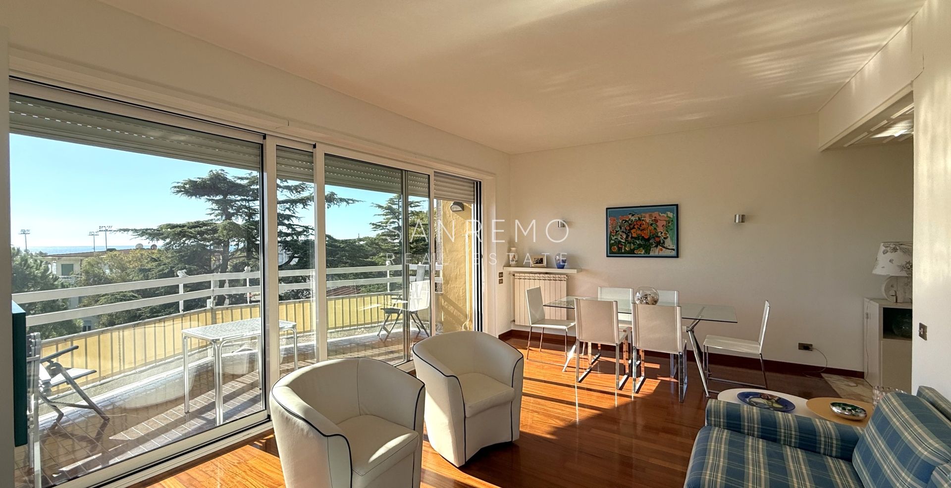 Bright apartment just a few steps from the sea and the cycle path