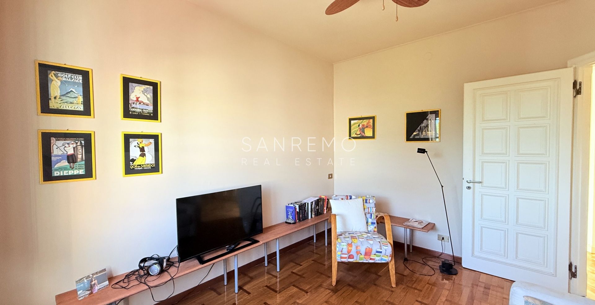 Bright apartment just a few steps from the sea and the cycle path