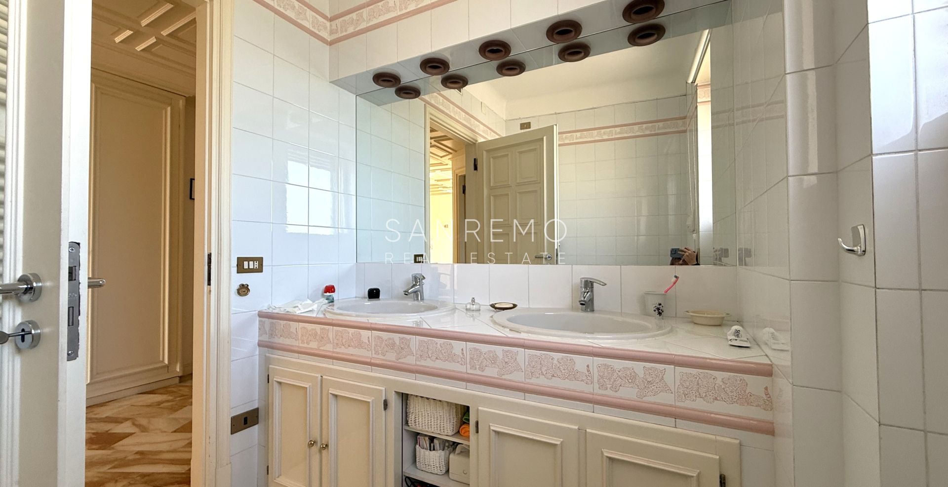 Bright apartment just a few steps from the sea and the cycle path