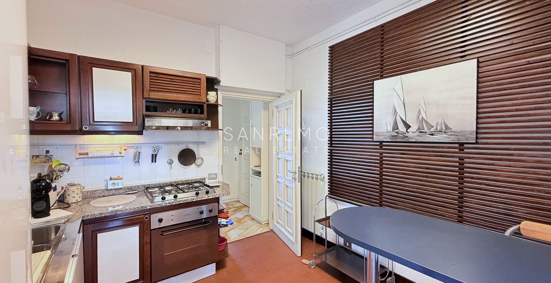 Bright apartment just a few steps from the sea and the cycle path