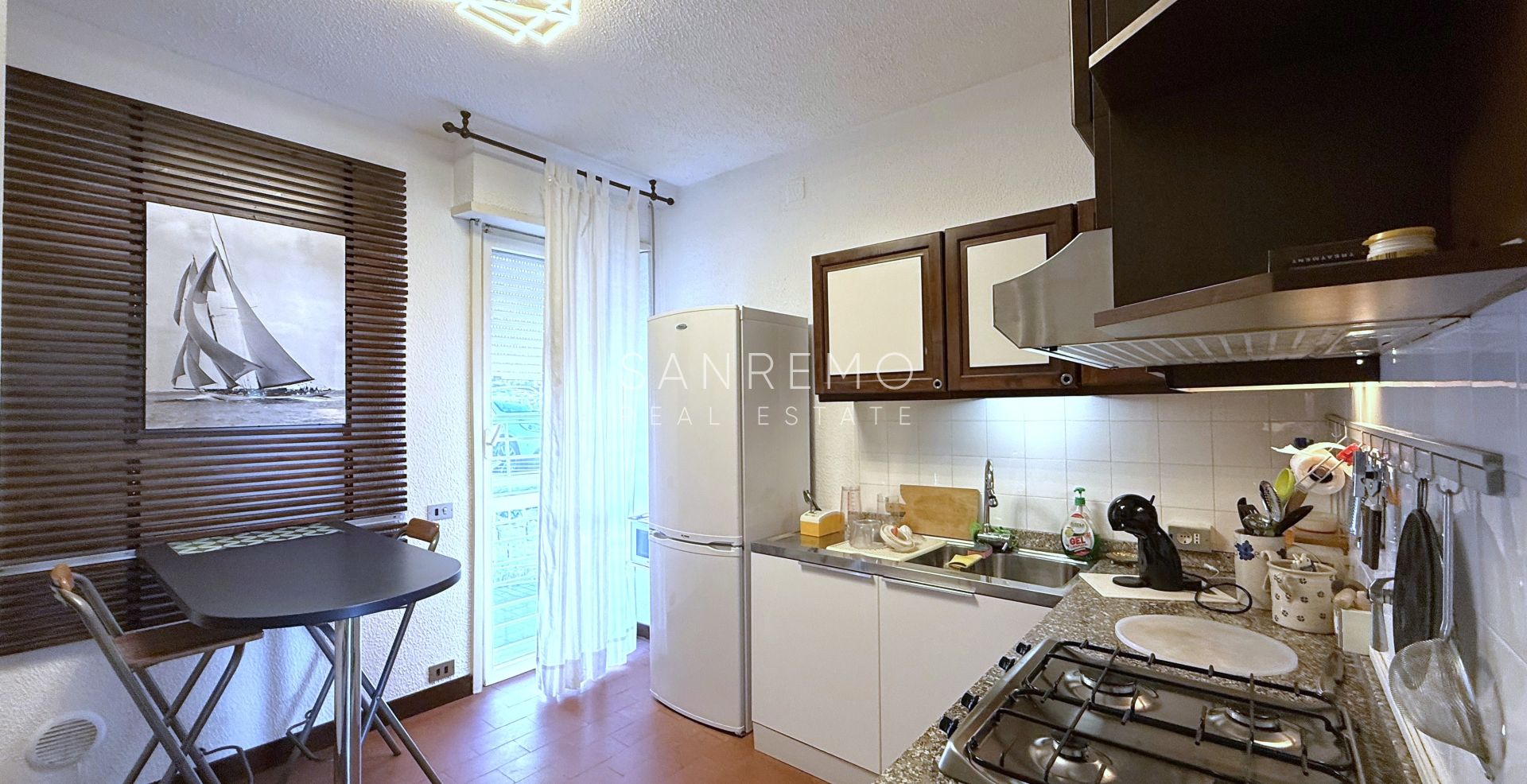 Bright apartment just a few steps from the sea and the cycle path