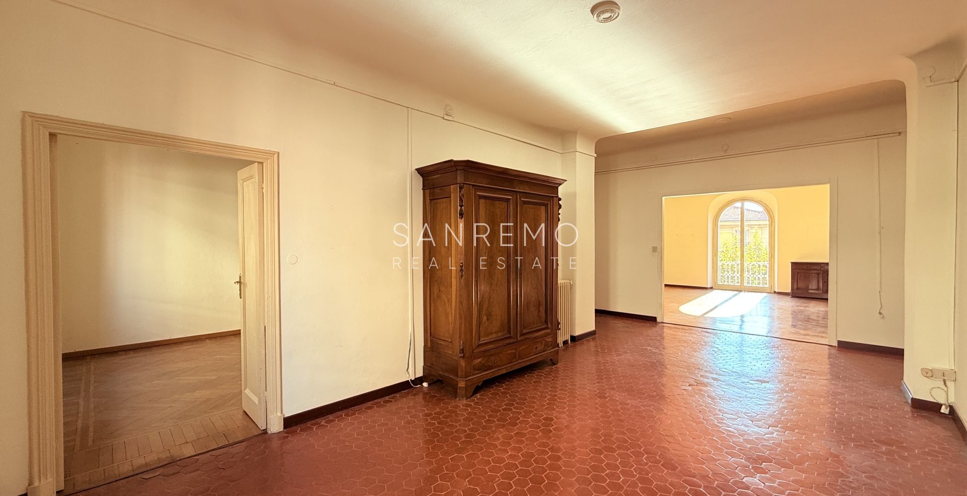 240-sqm apartment in an elegant period building