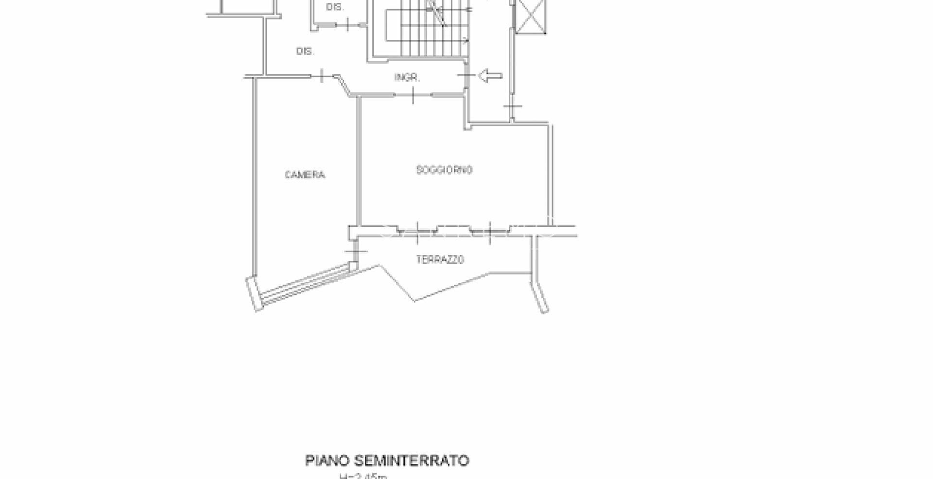 130 m² apartment with a terrace, in a flat area and just a few steps from the beaches and the cycle path.