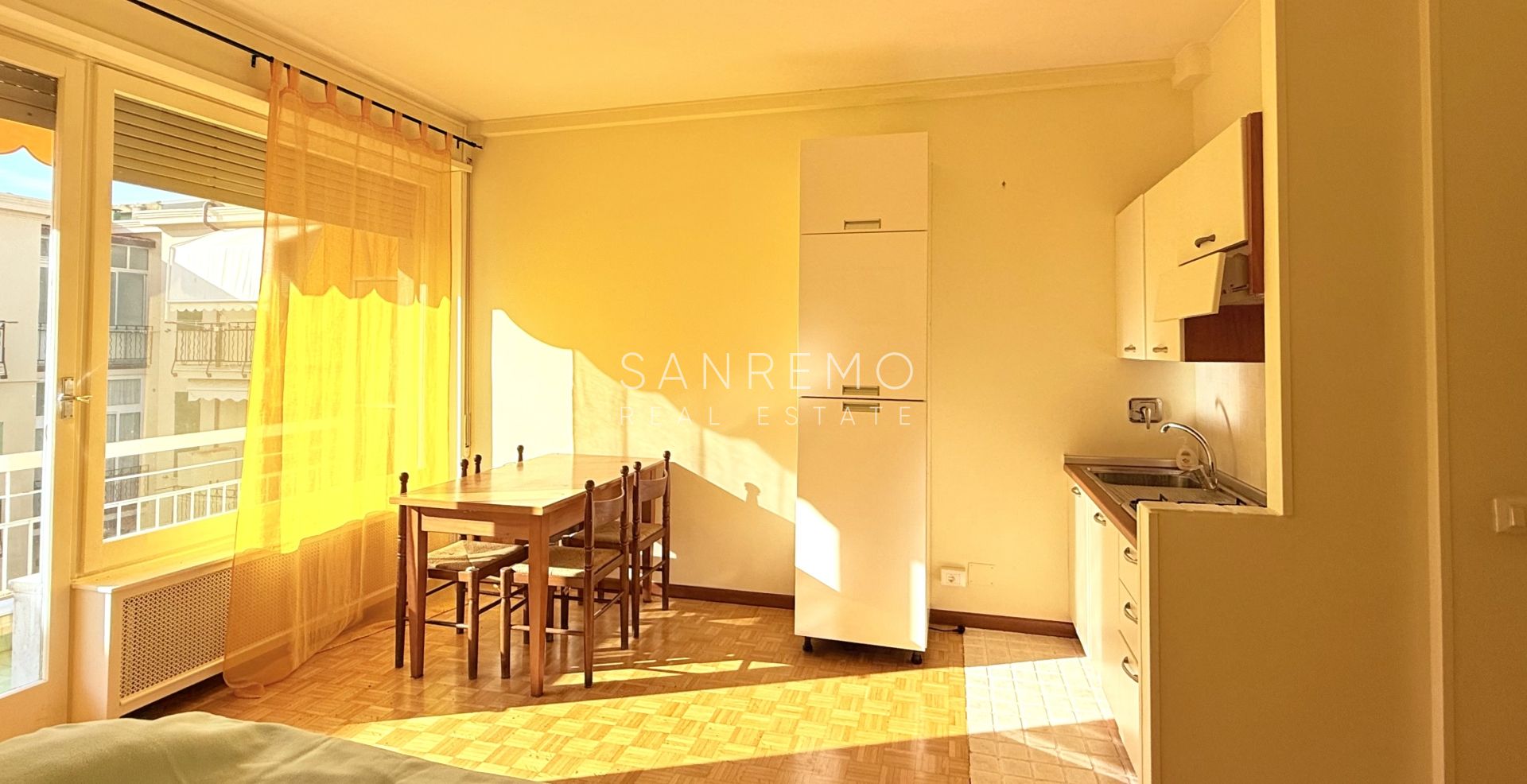 Spacious studio apartment with a terrace just a few steps from the Casino