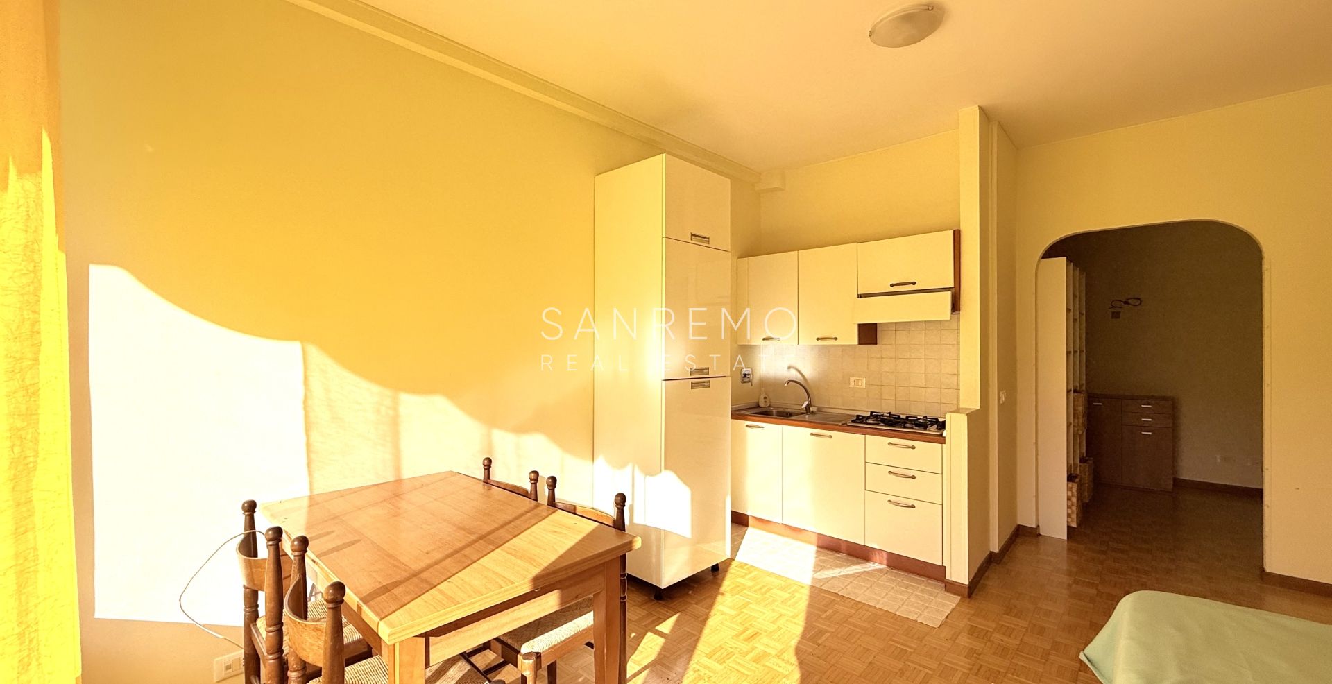 Spacious studio apartment with a terrace just a few steps from the Casino