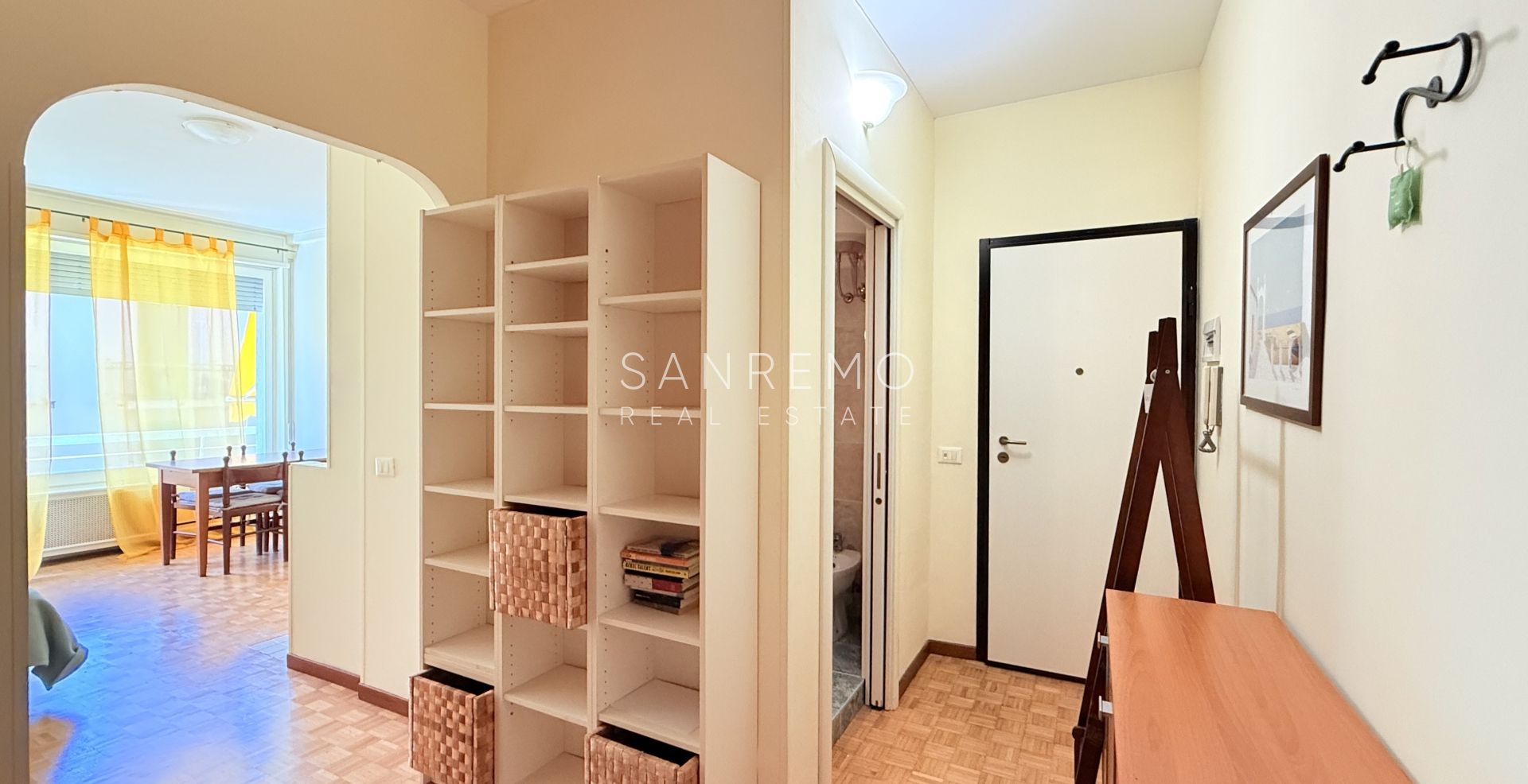 Spacious studio apartment with a terrace just a few steps from the Casino