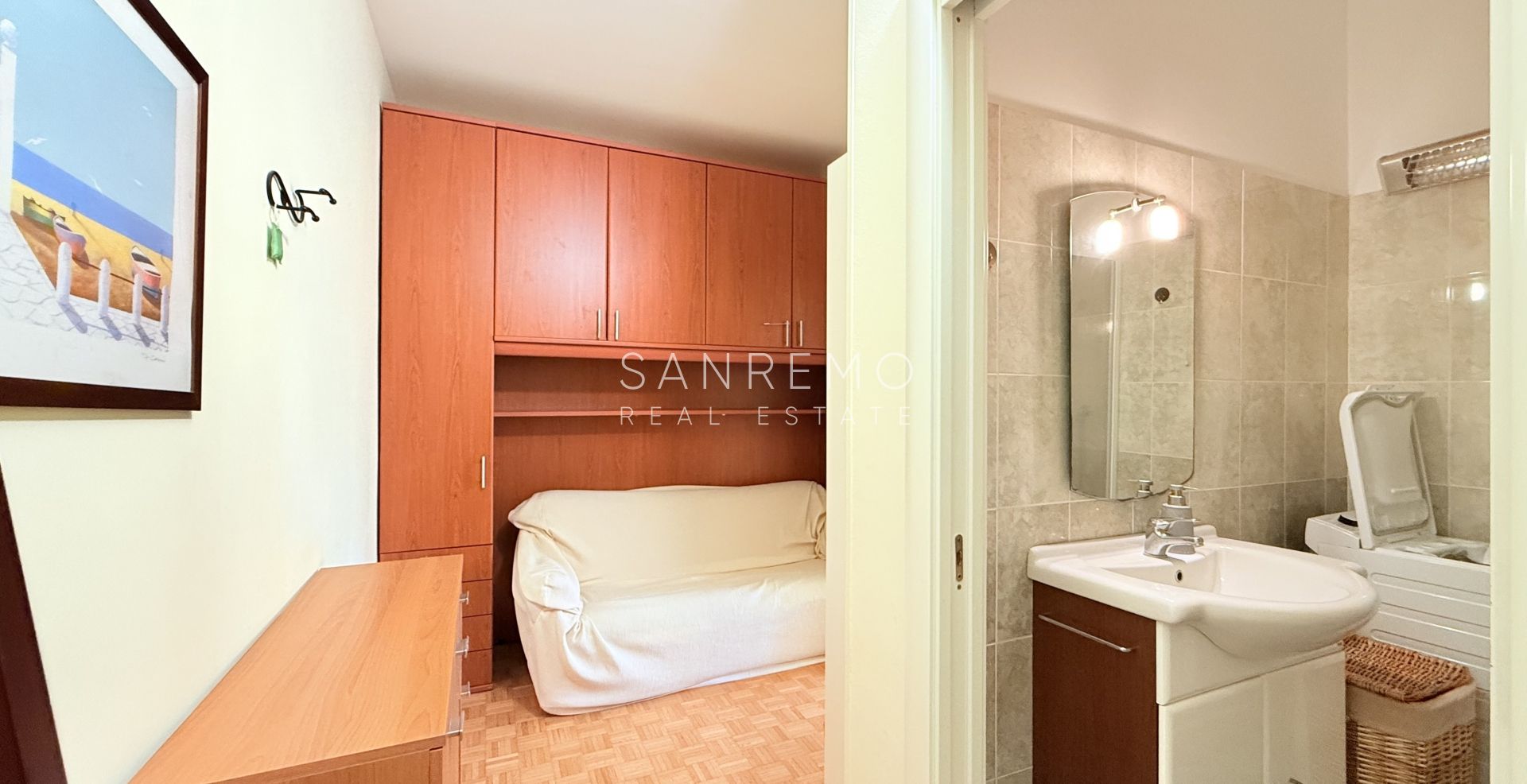 Spacious studio apartment with a terrace just a few steps from the Casino