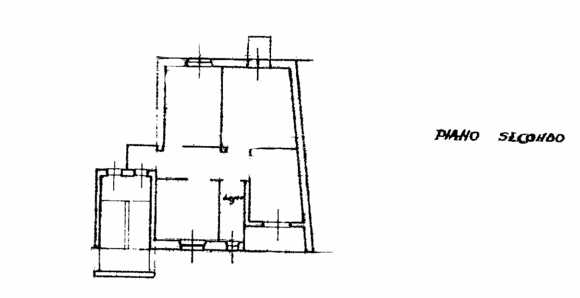 Bright and sunny apartment with double exposure and two small terraces