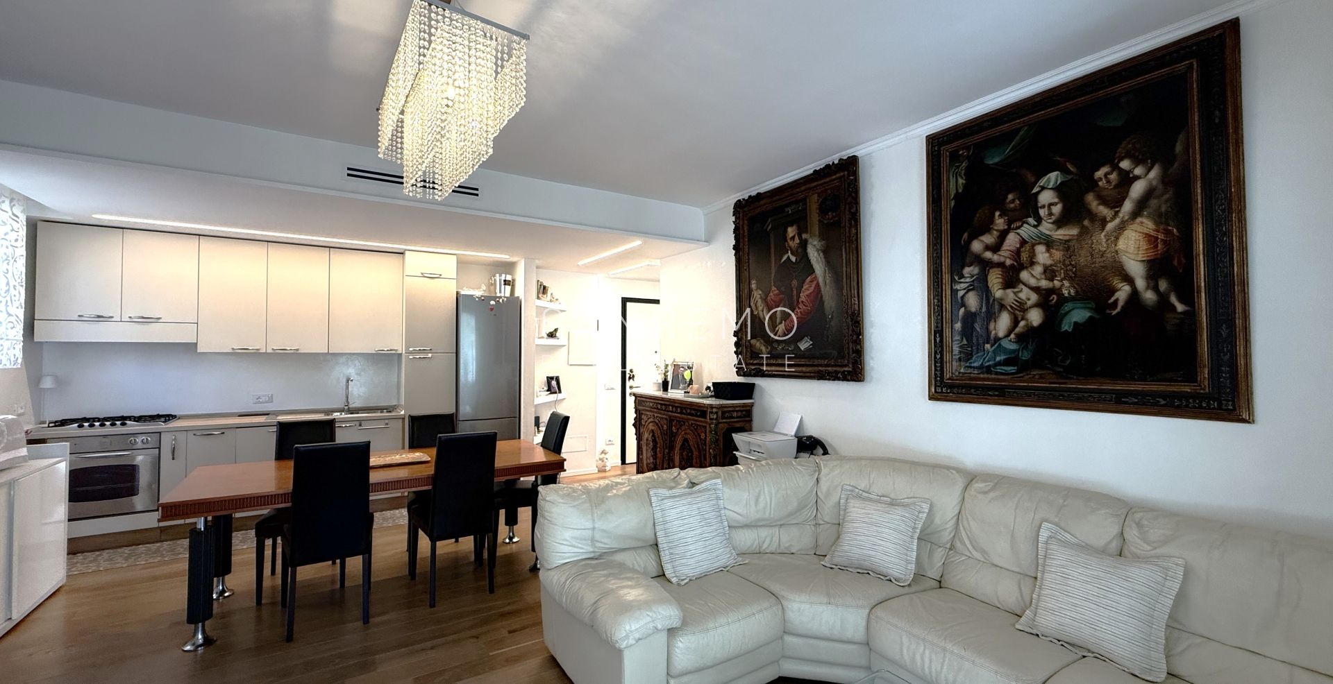 Penthouse with a magnificent sea view in one of the most sought-after areas of the Riviera