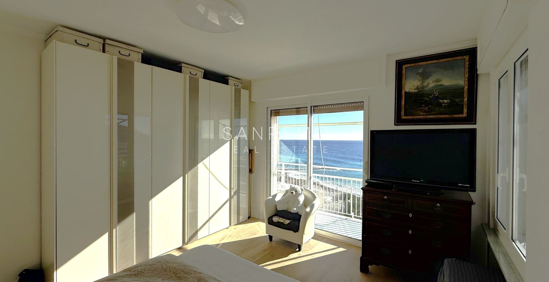 Penthouse with a magnificent sea view in one of the most sought-after areas of the Riviera