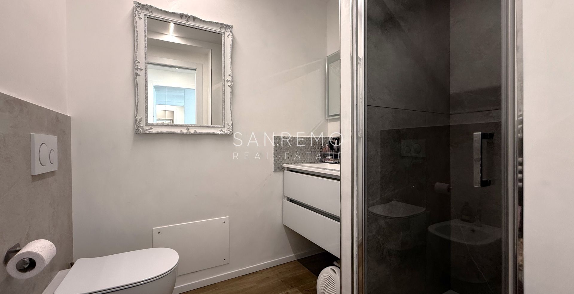 Penthouse with a magnificent sea view in one of the most sought-after areas of the Riviera