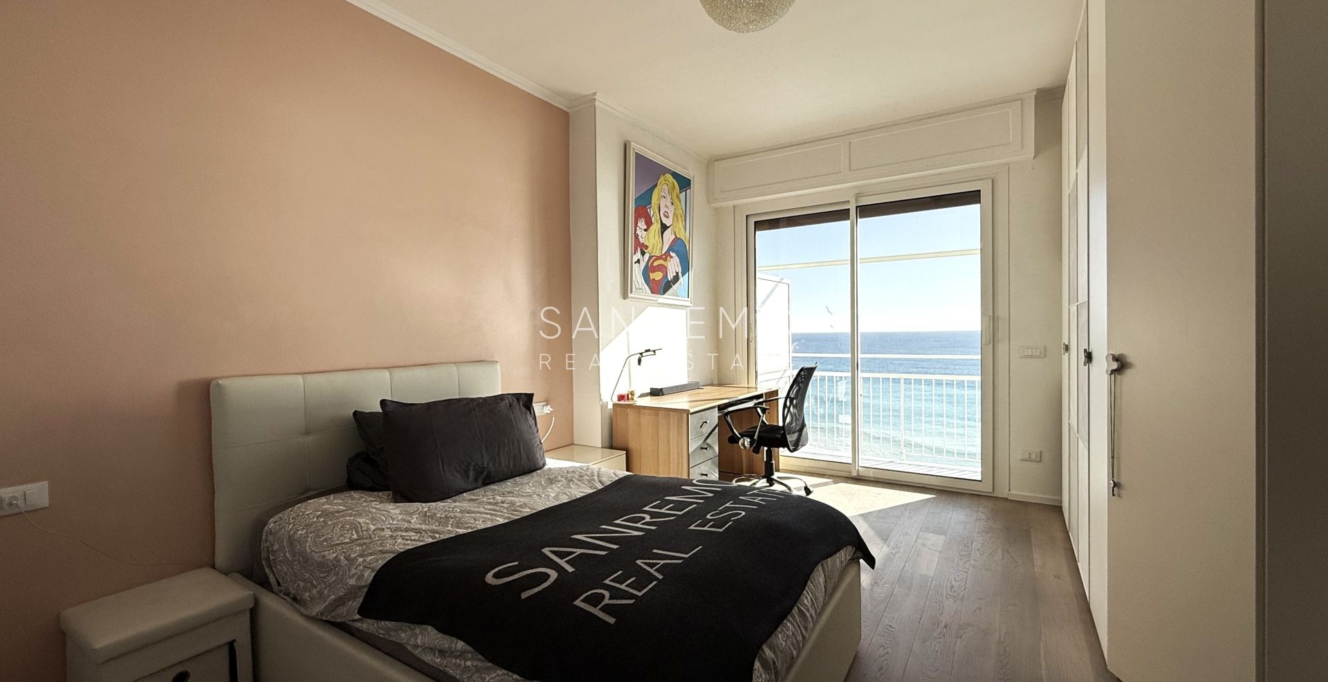 Penthouse with a magnificent sea view in one of the most sought-after areas of the Riviera