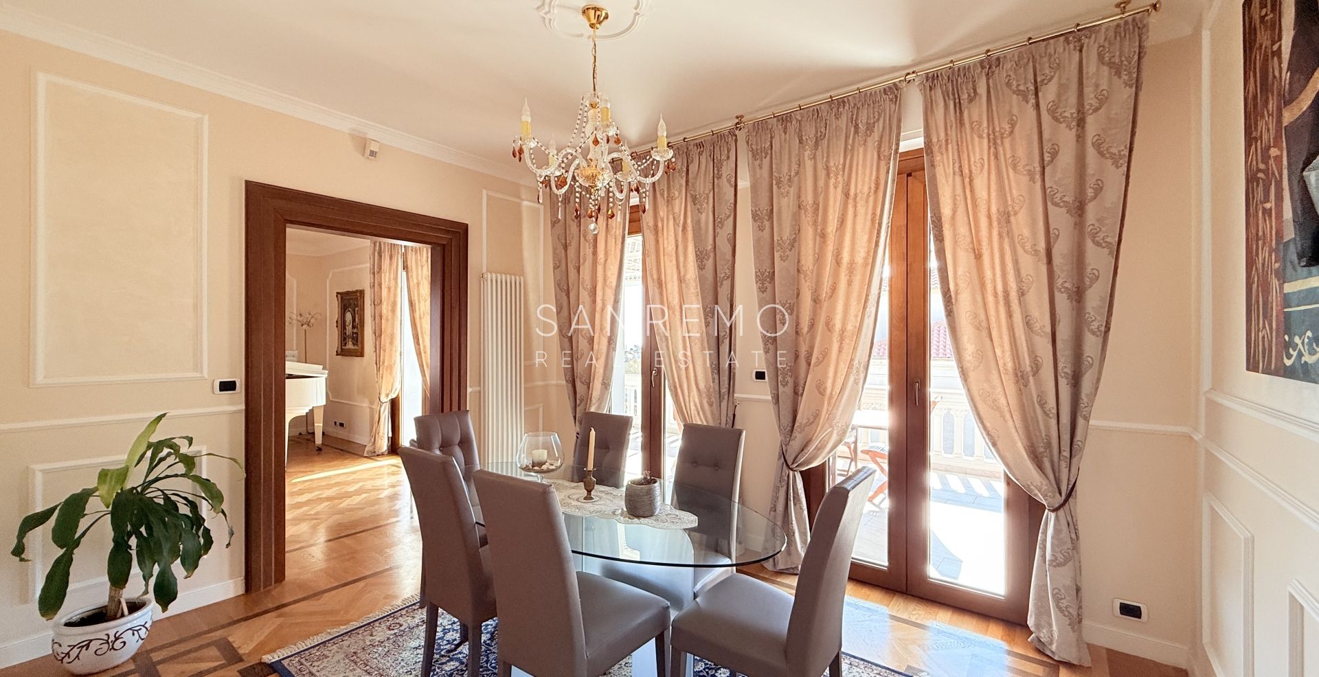 Penthouse and super penthouse with pool and panoramic sea view