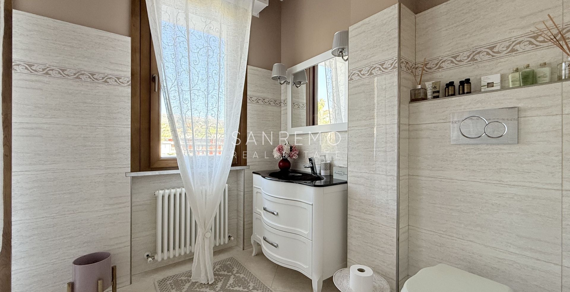 Penthouse and super penthouse with pool and panoramic sea view