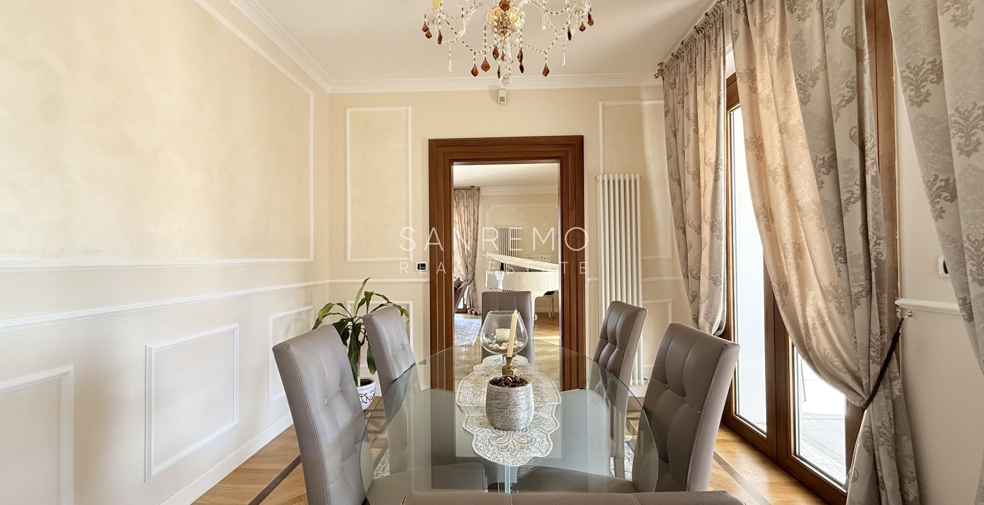 Penthouse and super penthouse with pool and panoramic sea view