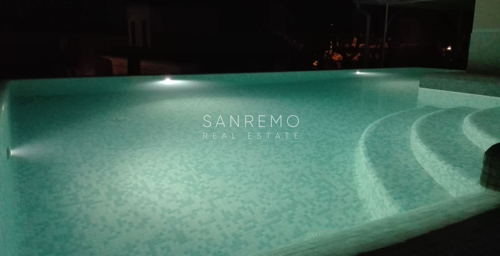 Penthouse and super penthouse with pool and panoramic sea view