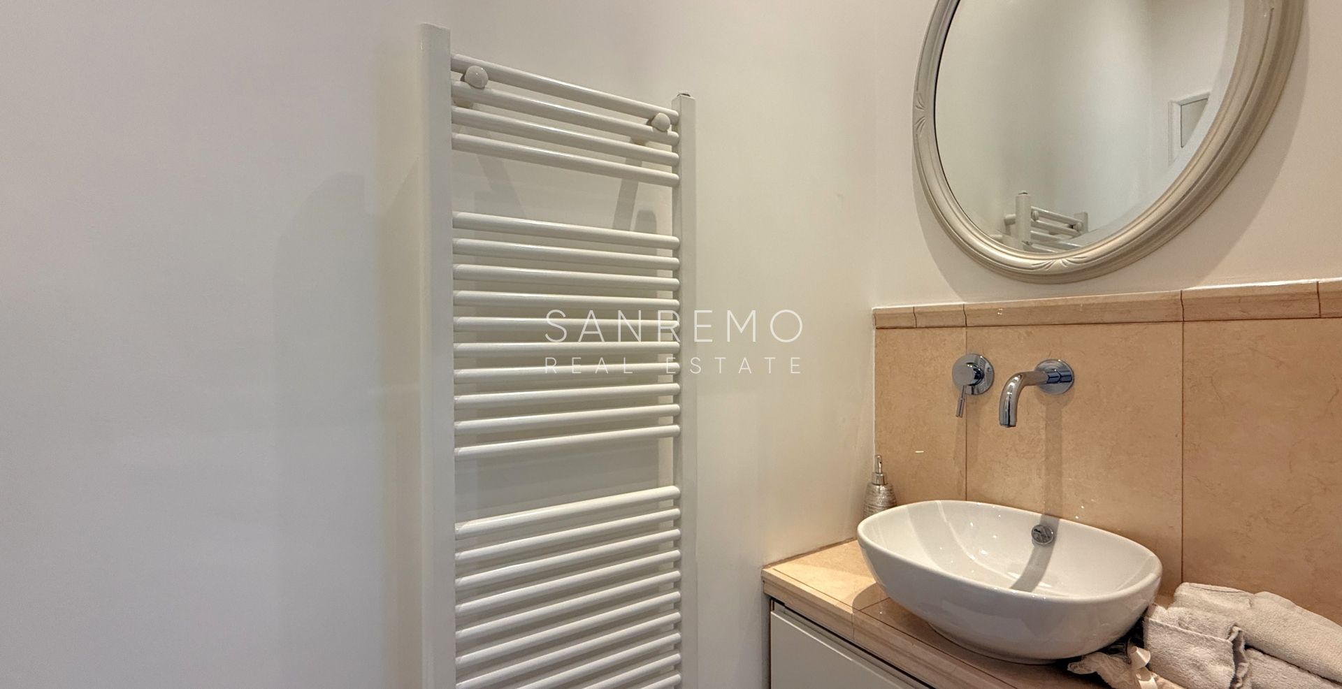 Fully renovated apartment with a pleasant outdoor space