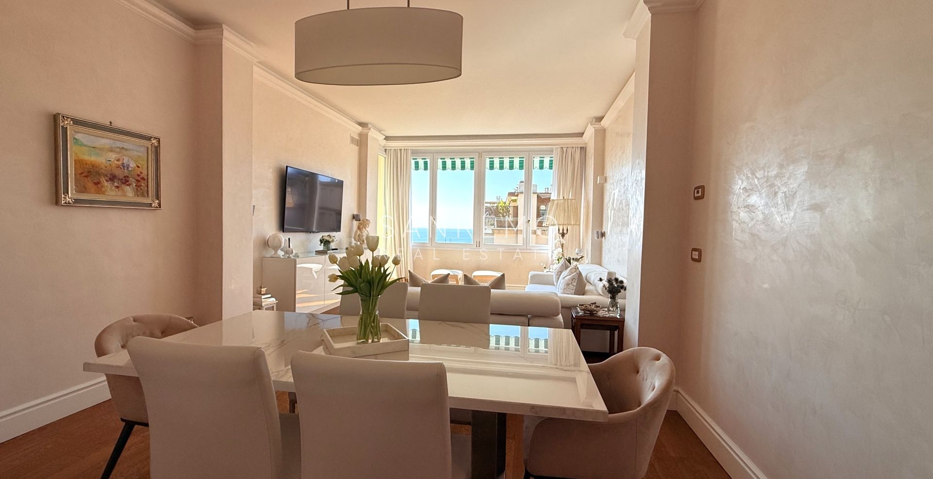 Fully renovated apartment with a pleasant outdoor space