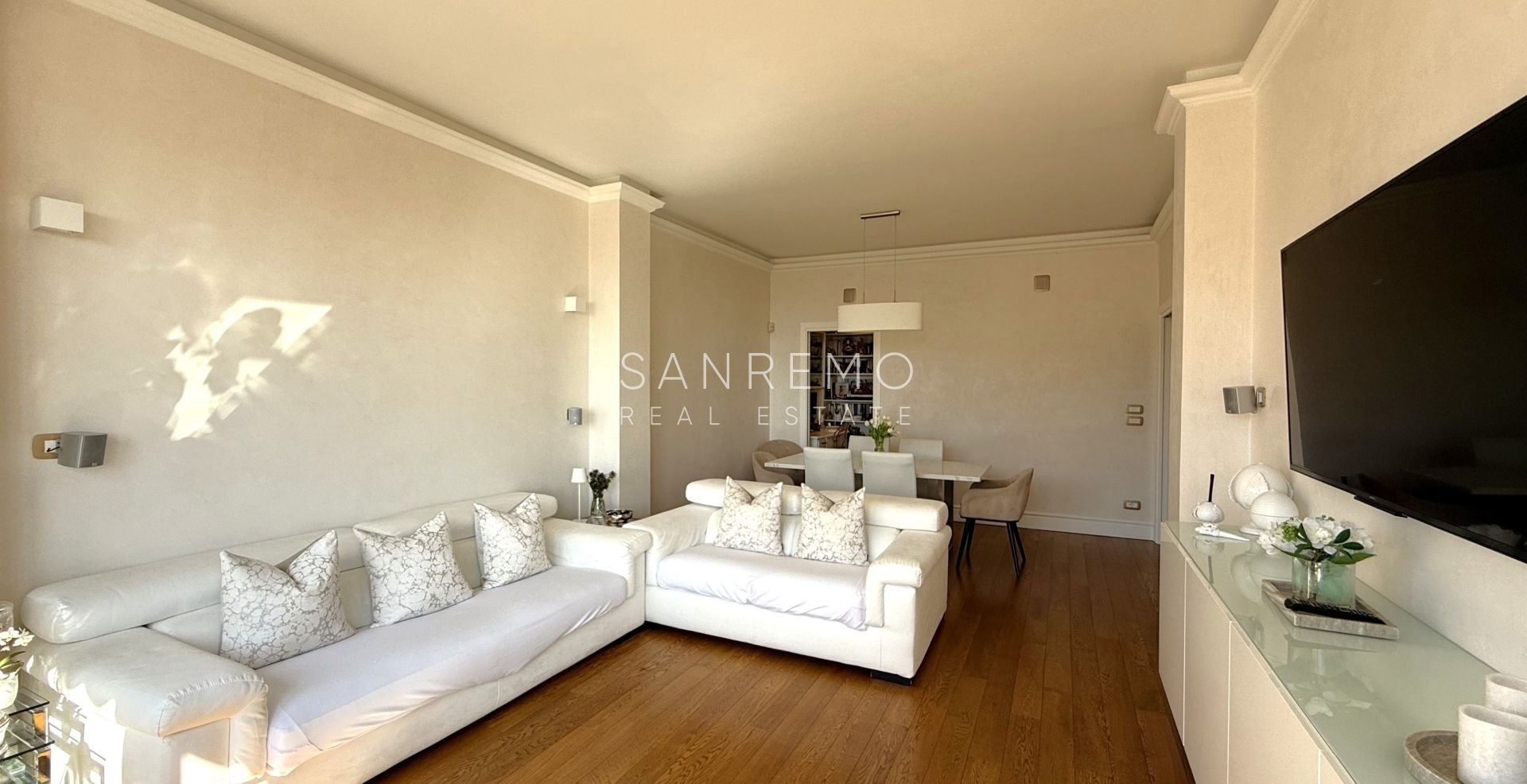 Fully renovated apartment with a pleasant outdoor space