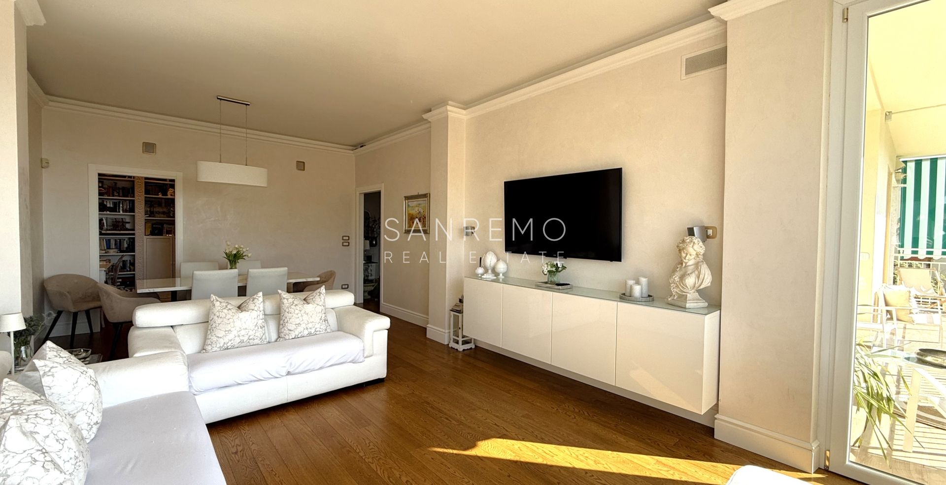 Fully renovated apartment with a pleasant outdoor space