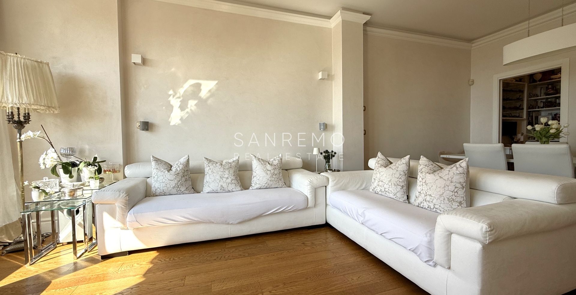 Fully renovated apartment with a pleasant outdoor space