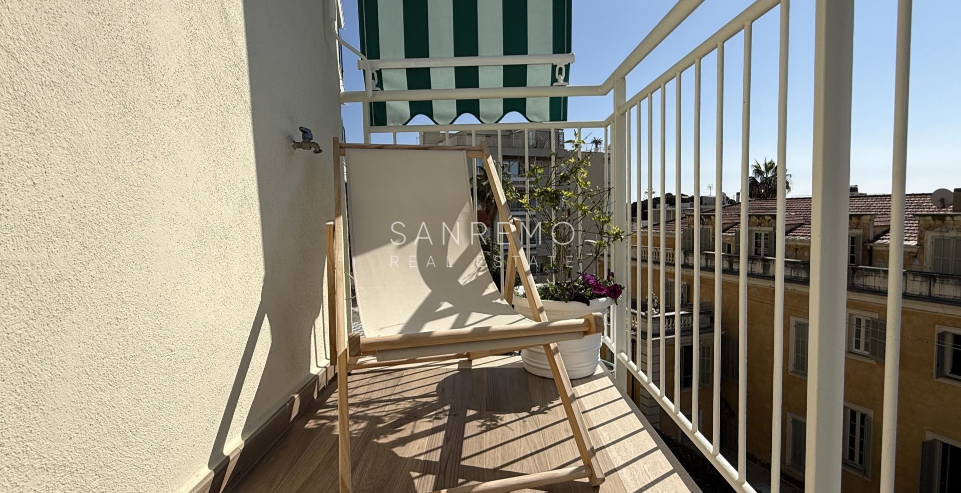 Fully renovated apartment with a pleasant outdoor space