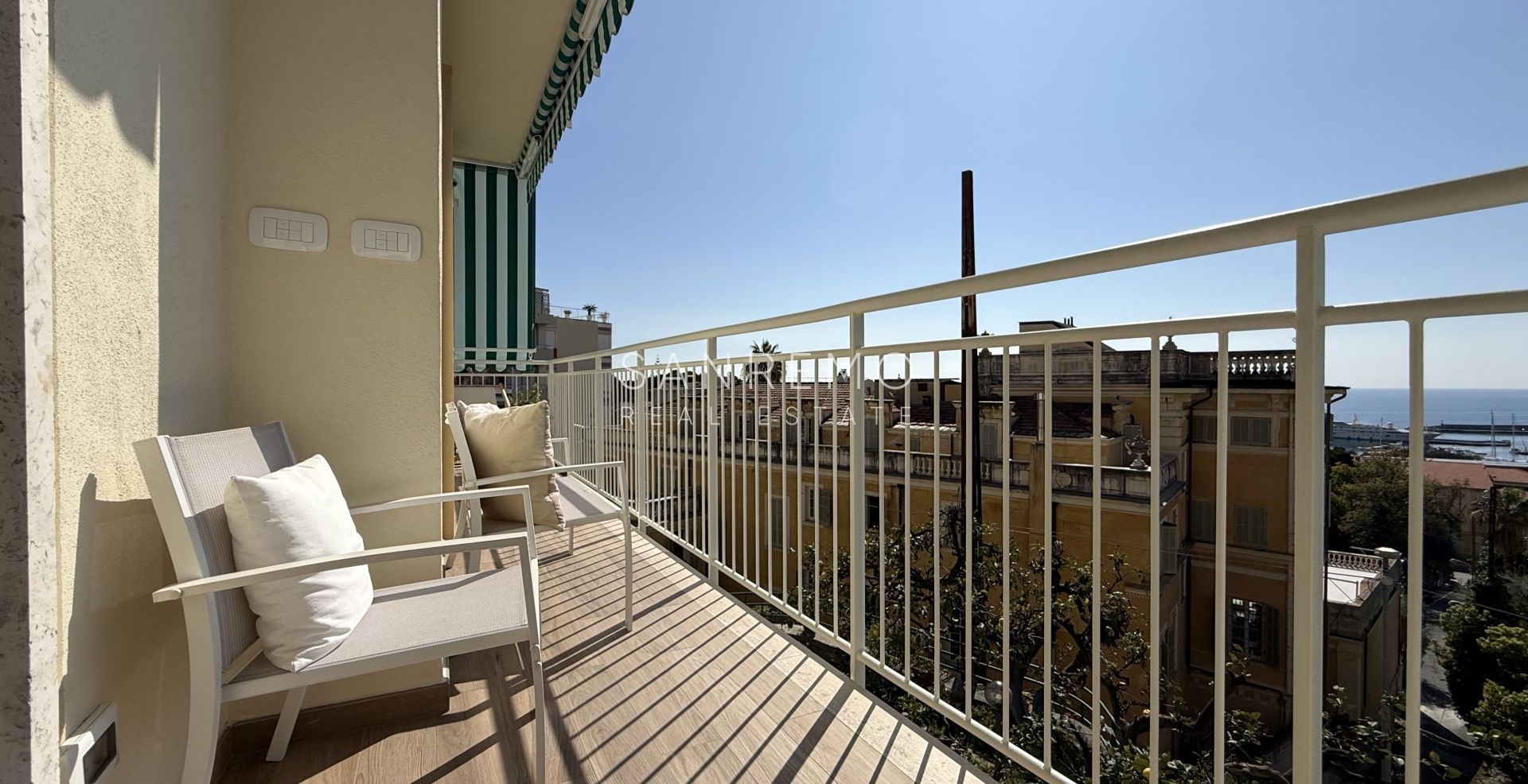 Fully renovated apartment with a pleasant outdoor space