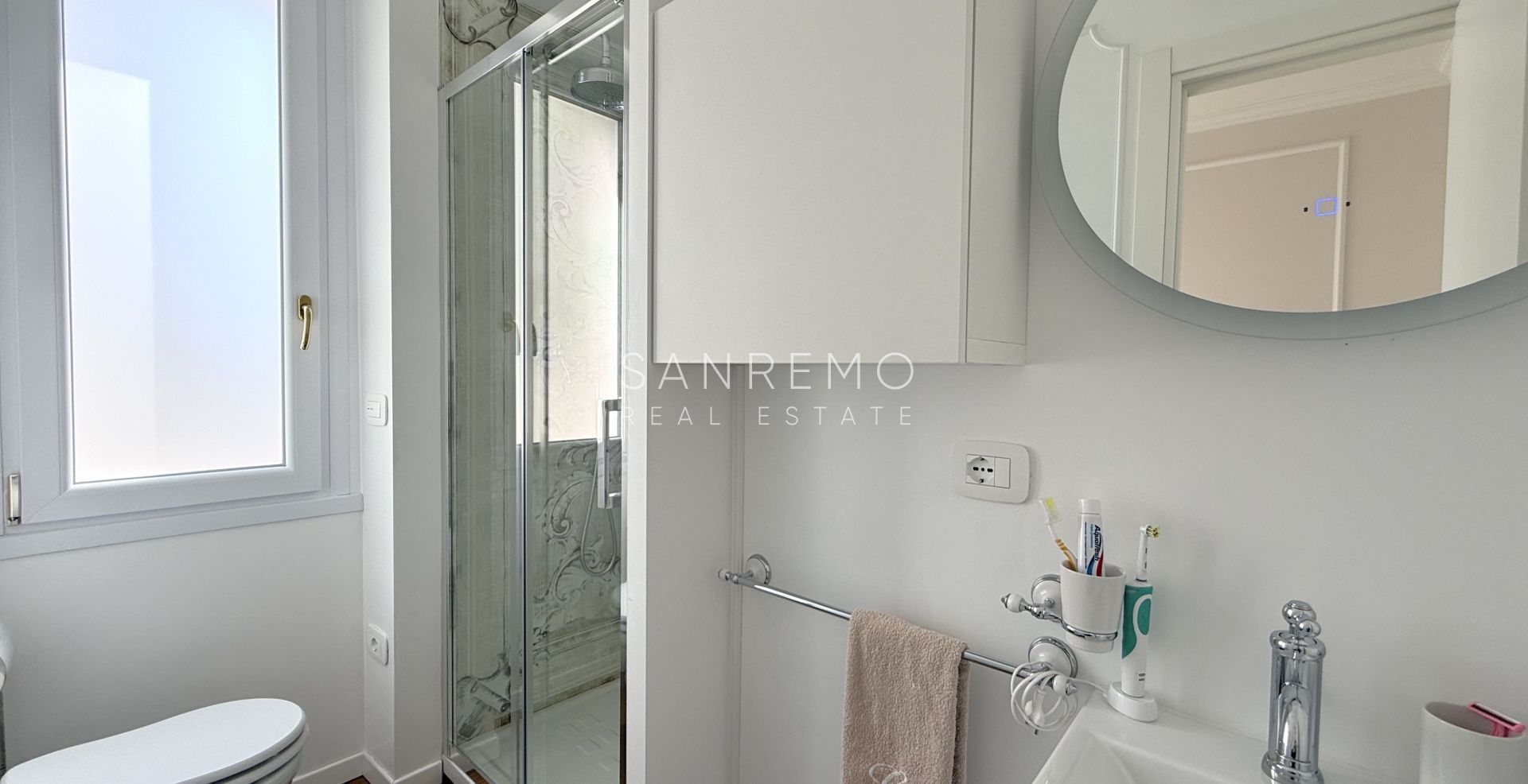 Fully renovated apartment with a pleasant outdoor space