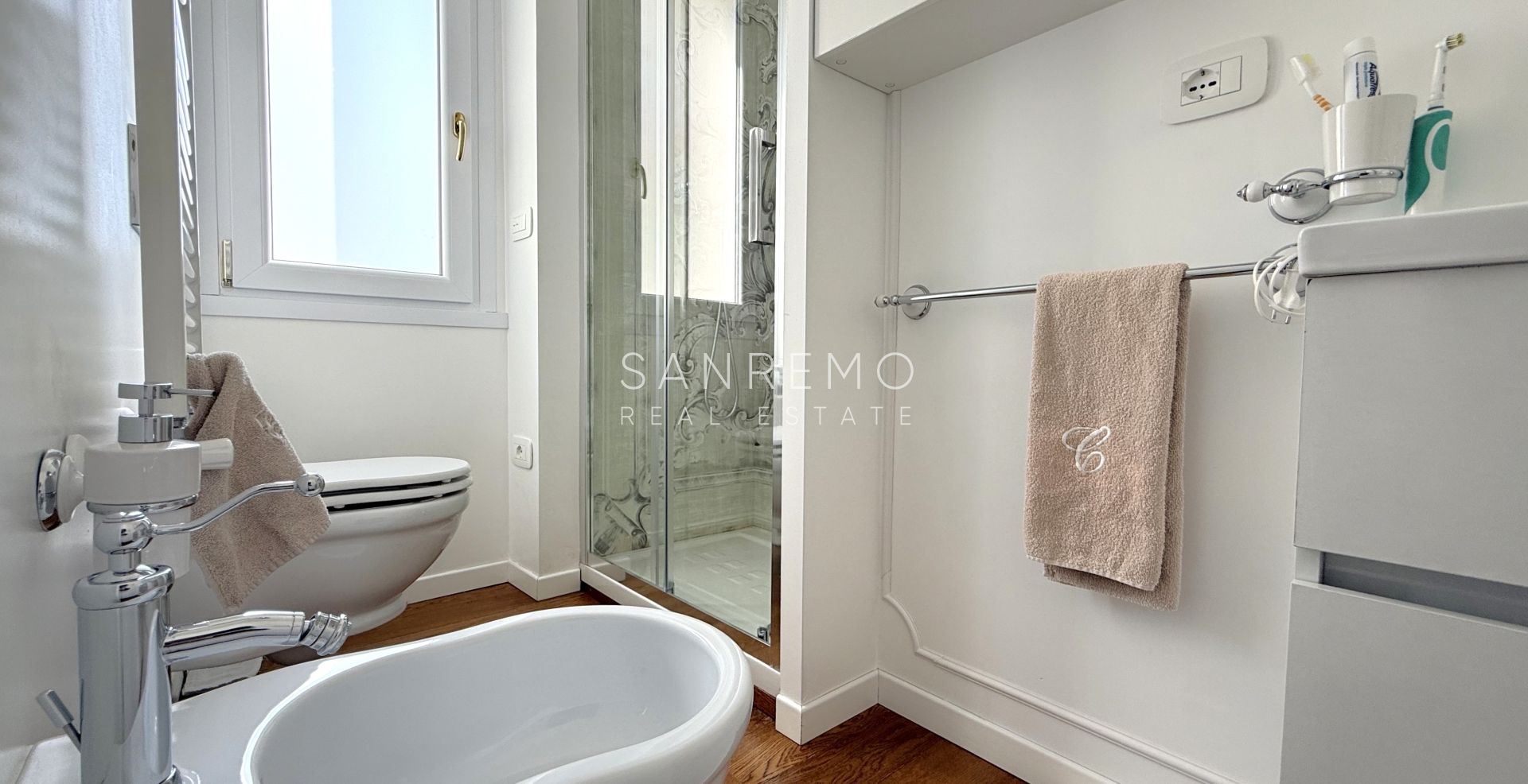 Fully renovated apartment with a pleasant outdoor space