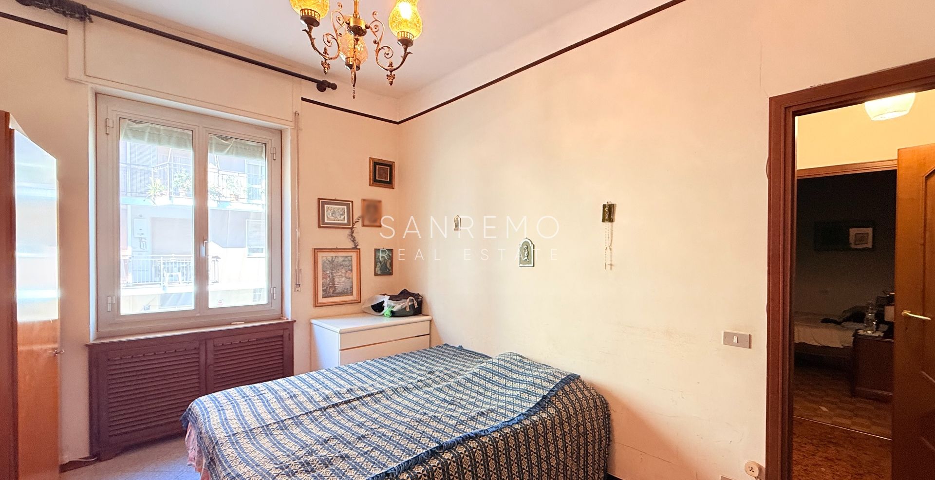 Three-room apartment with balcony and partial sea view in the Baragallo area