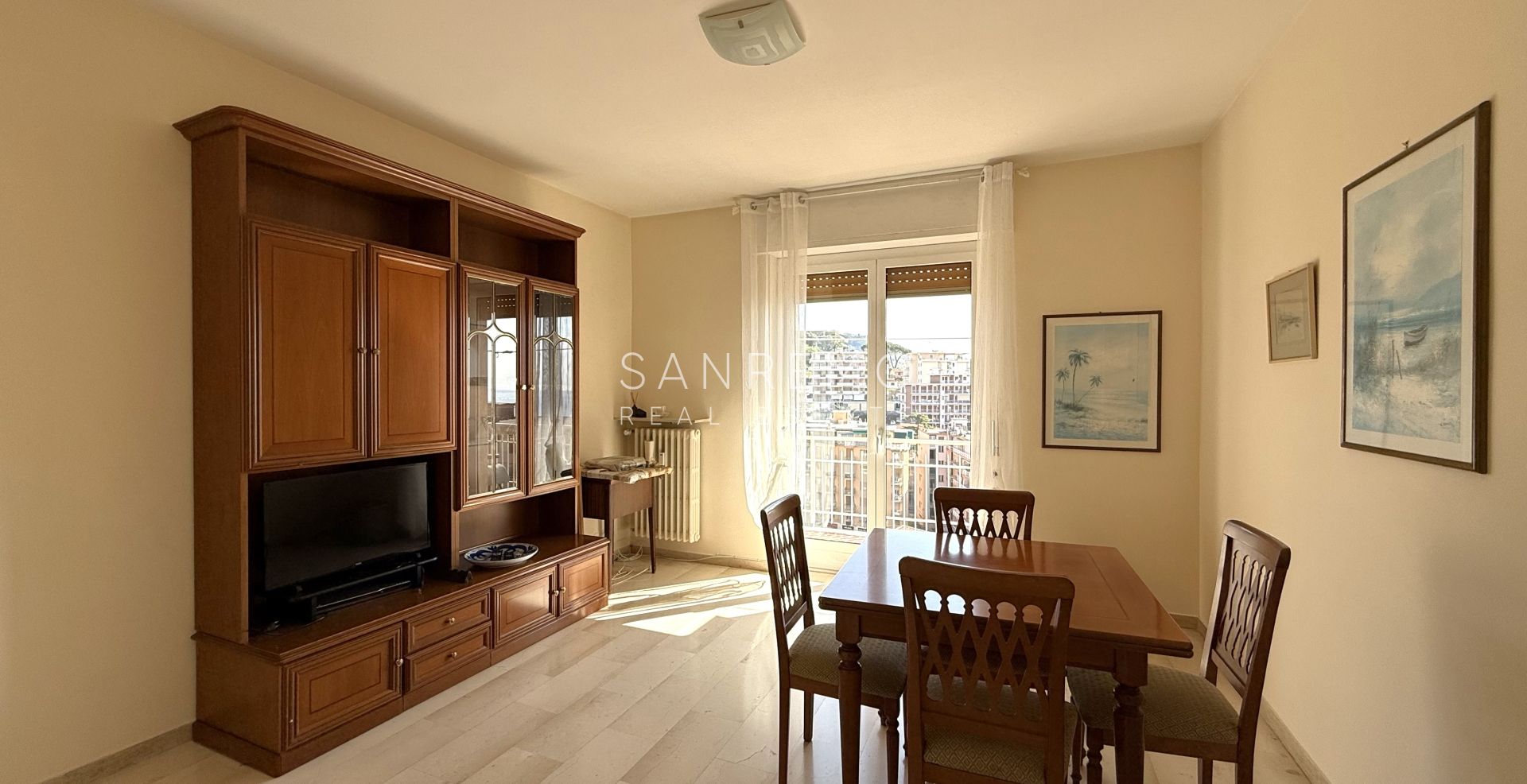 Bright apartment with sea view, just a few steps from Villa Ormond