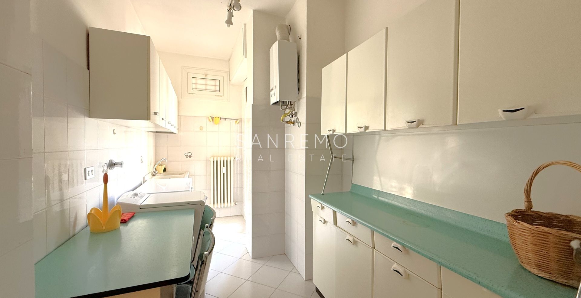 Bright apartment with sea view, just a few steps from Villa Ormond