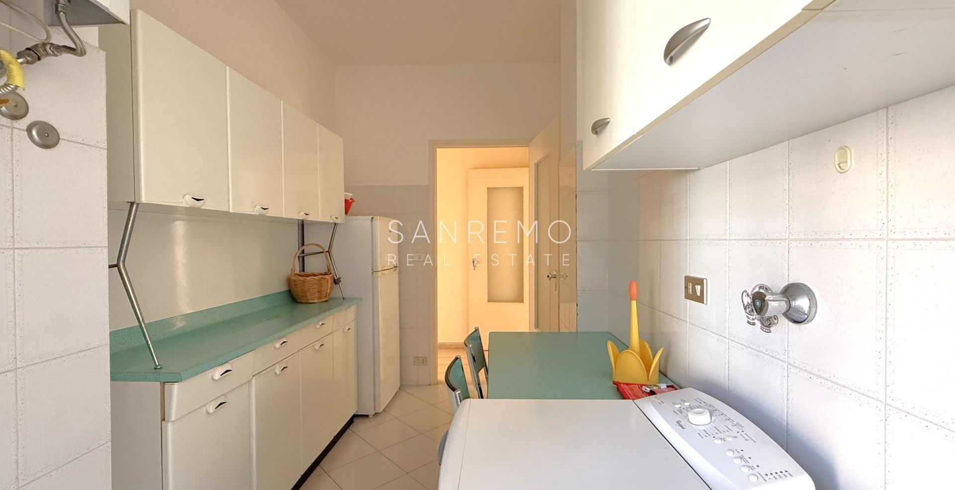 Bright apartment with sea view, just a few steps from Villa Ormond