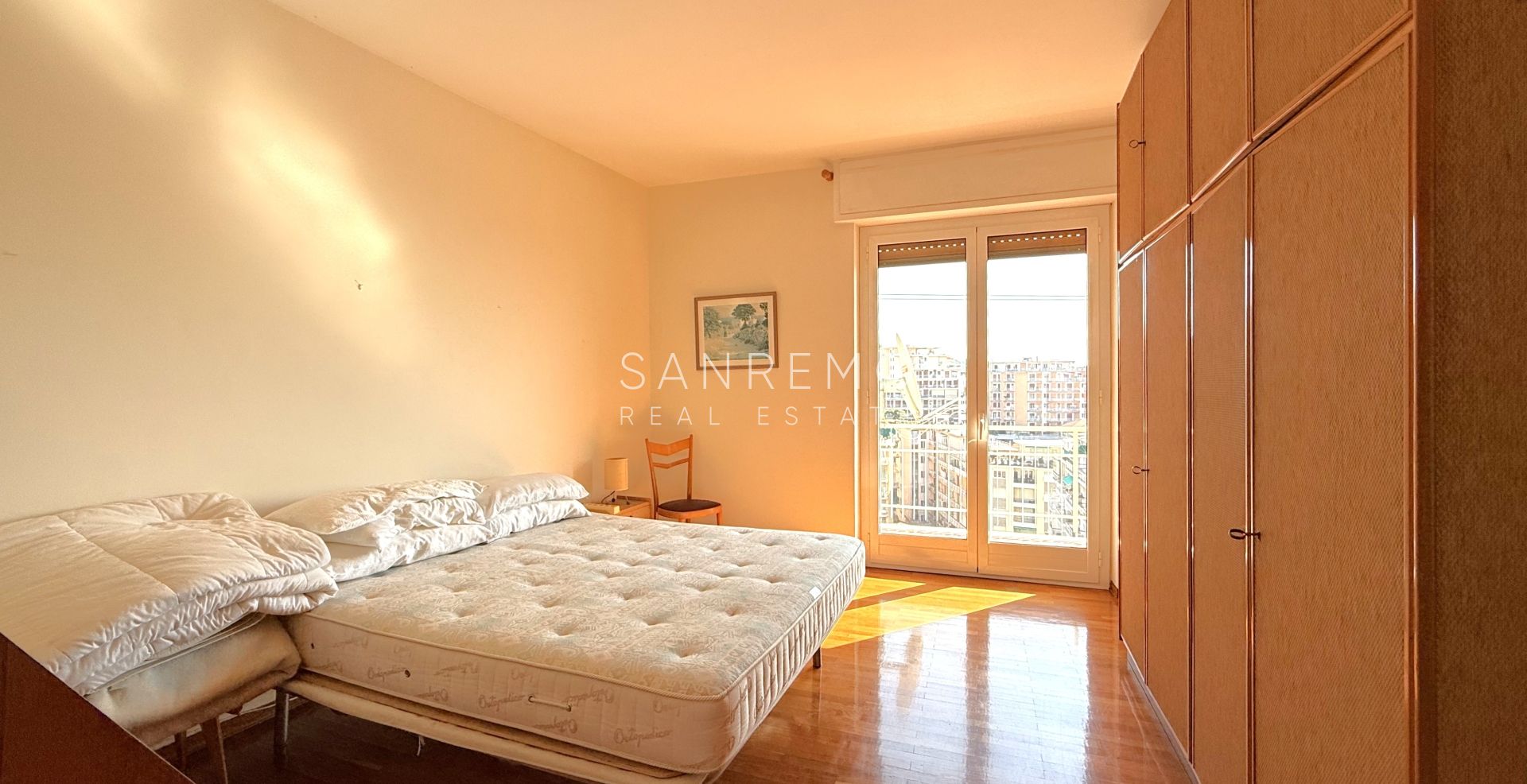 Bright apartment with sea view, just a few steps from Villa Ormond