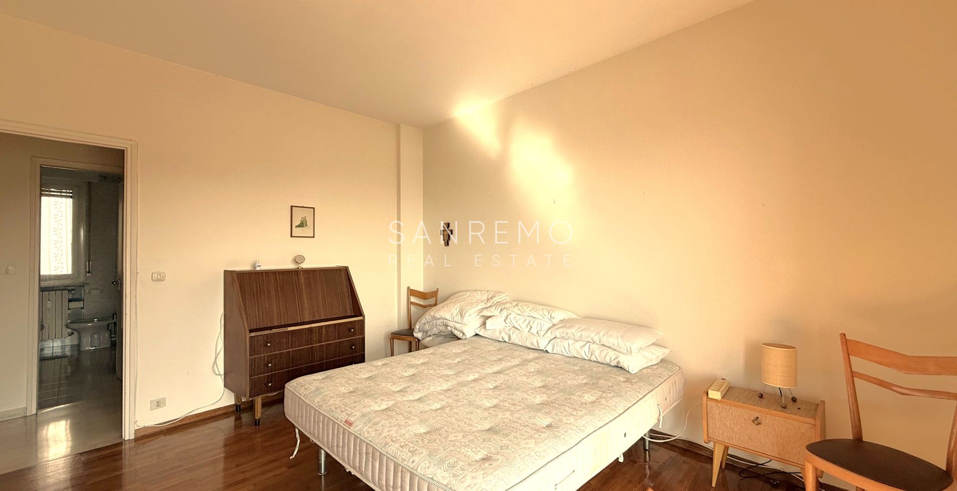 Bright apartment with sea view, just a few steps from Villa Ormond