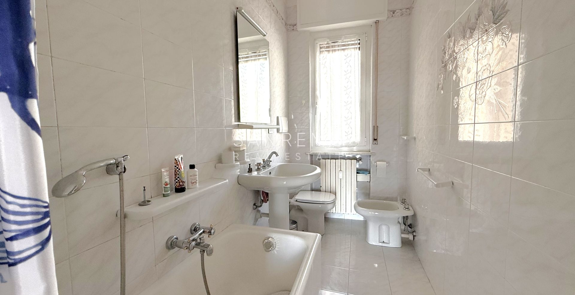 Bright apartment with sea view, just a few steps from Villa Ormond