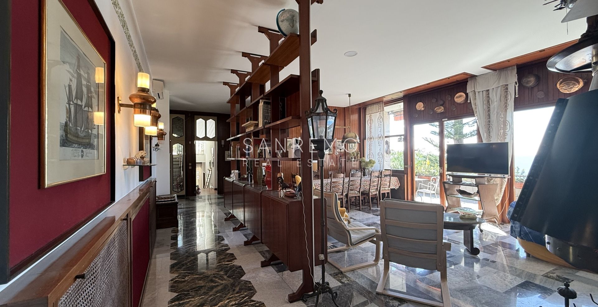 Splendid villa surrounded by a private garden and enhanced by a magnificent sea view